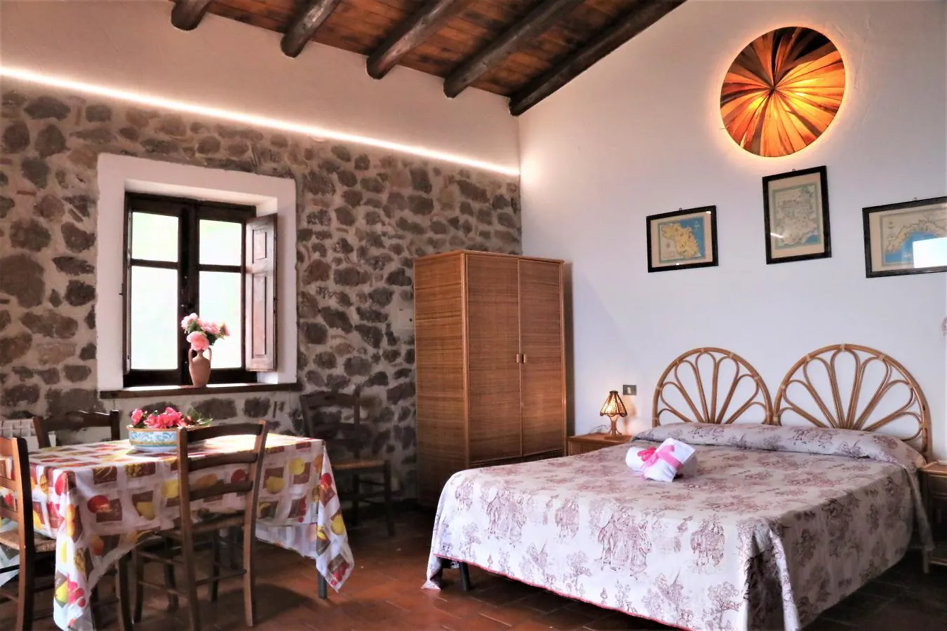 Agriturismo Santa Margherita Gioiosa Marea Lantgård