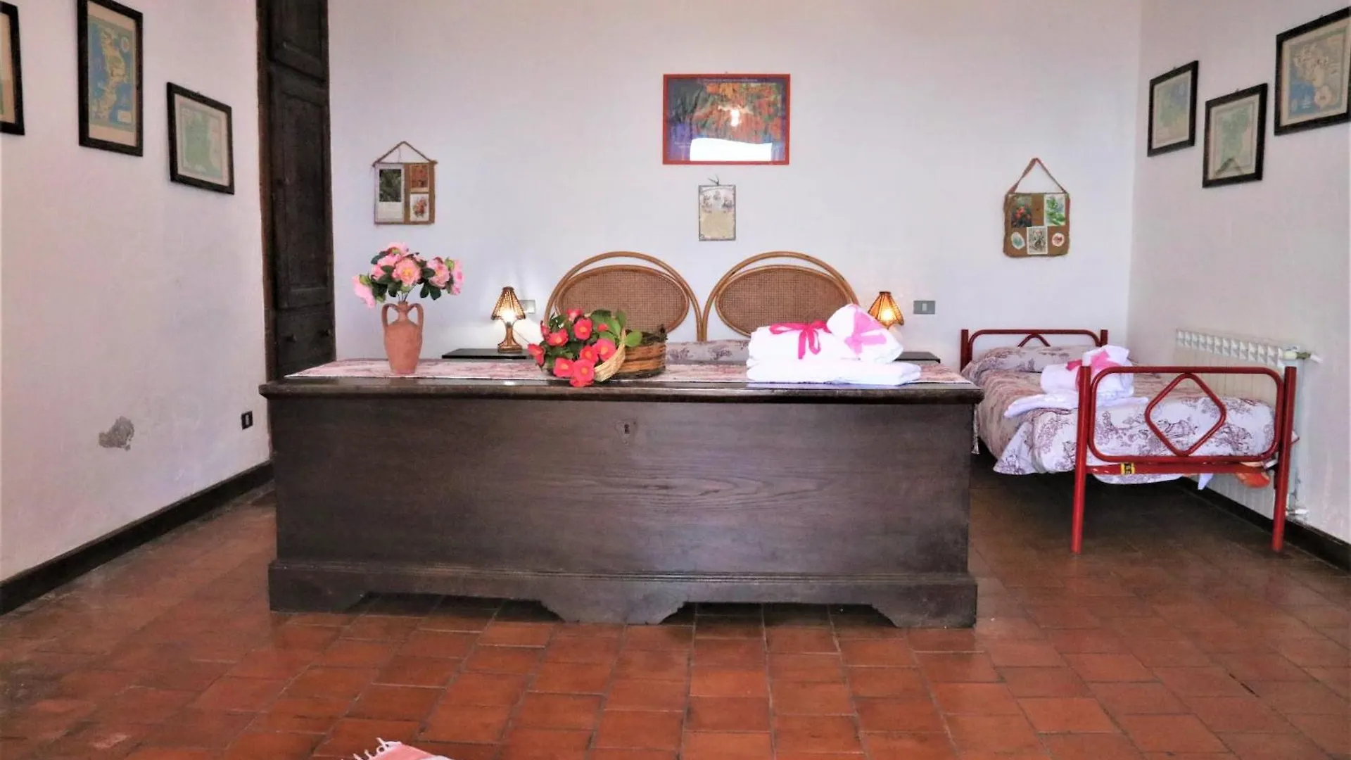 Lantgård Agriturismo Santa Margherita Gioiosa Marea Italien